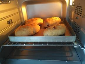 放入预热好的烤箱中下层上下火160度20分钟