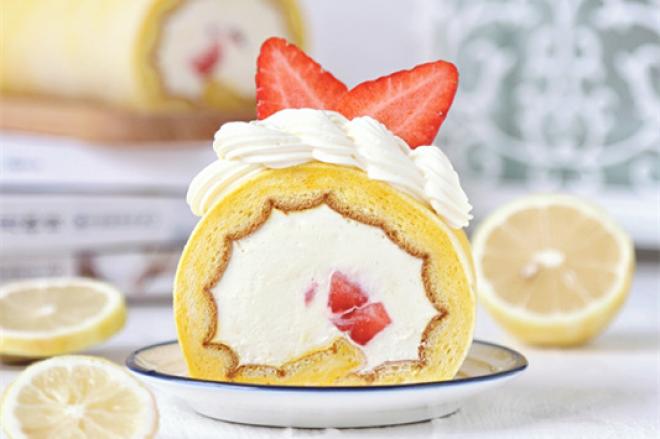 柠檬草莓蛋糕卷