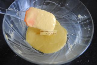 Z型搅拌均匀至无干粉的状态。