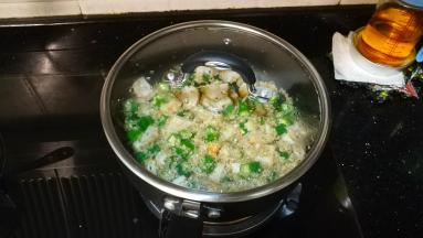 盖上盖子焖3分钟即可