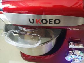 将外皮材料放入厨师机揉匀