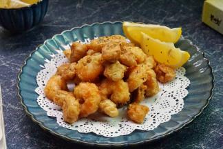 最后撒上百里香和挤入柠檬汁