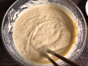 搅拌成糊状，密封发酵至两倍大
