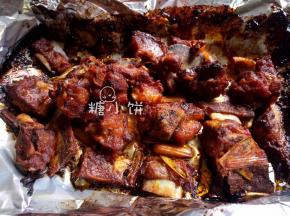 出炉后表面撒上熟白芝麻装饰即可。