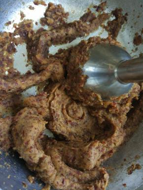 用料理棒打成泥。