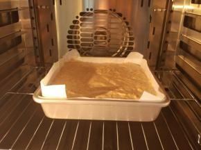 烤箱提前预热，风炉140度中层40分钟，平炉160度中层40分钟。