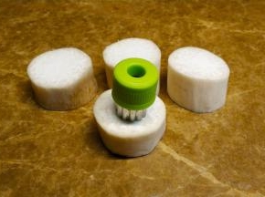 中间用模具挖空