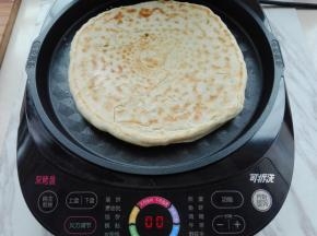 选择好功能后，机器会自动运行，时间到后，直接翻面，已呈现均等金黄色。