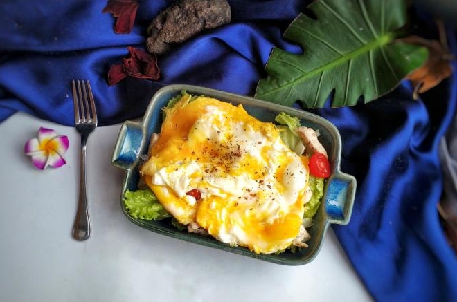 豆腐鸡肉盖蛋蔬菜沙拉