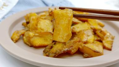 南瓜微微带一点甜味、外酥里糯着实让人迷恋这口感！