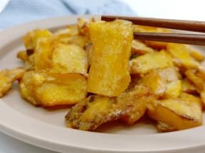 南瓜微微带一点甜味、外酥里糯着实让人迷恋这口感！