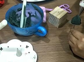 韩师349或者352号花嘴都可，顺着花球向上拉