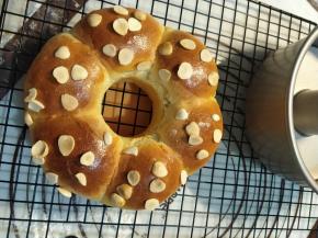 直接脱模，转移到晾晒网上放凉即可食用或者密封保存。