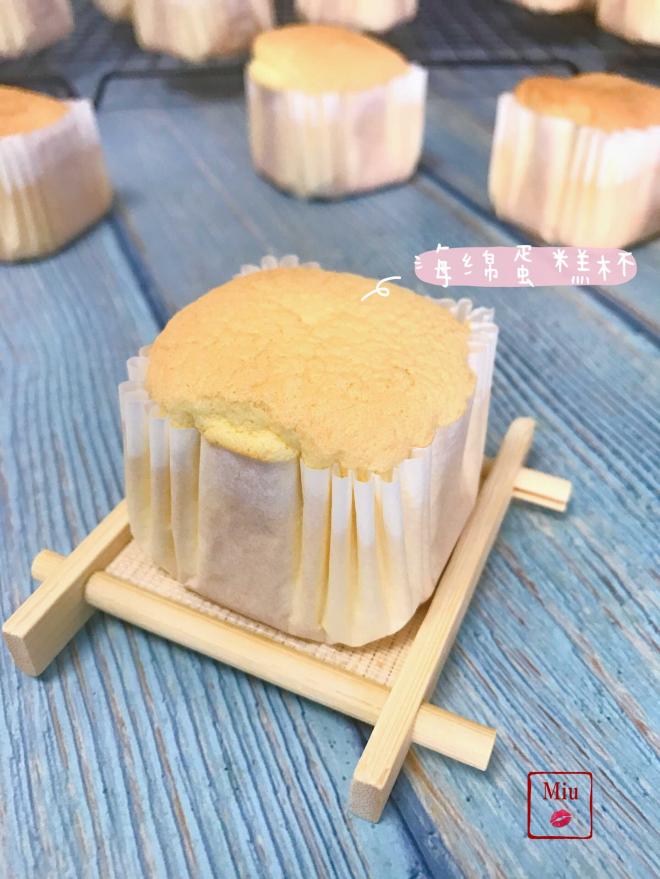 海绵杯子蛋糕