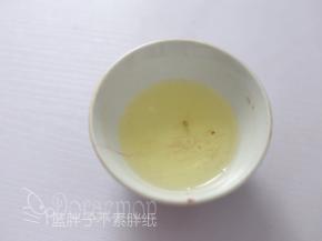 分离一个蛋清出来。