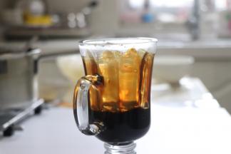 如果喜欢吃珍珠多一些的，可以多挖一勺，在家做，量就是这么随性。