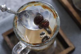 搭配珍珠一起，嚼一嚼，满满的甜蜜，醇厚的奶香夹杂着黑糖独特的美味，果然网红不是盖的。