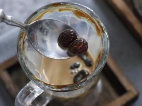 搭配珍珠一起，嚼一嚼，满满的甜蜜，醇厚的奶香夹杂着黑糖独特的美味，果然网红不是盖的。