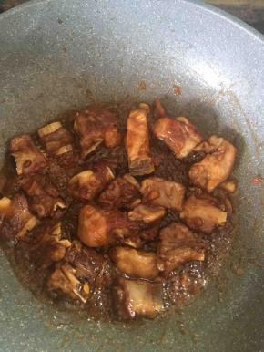 炒至收汁即可熄火装盘。