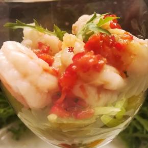 吃时将调汁儿淋入虾仁莴笋中即可。