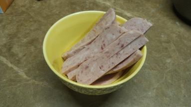 午餐肉切条