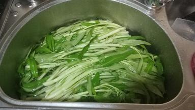 通菜洗干净