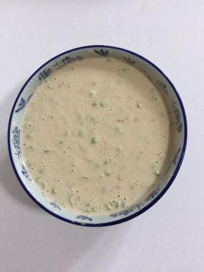 搅拌均匀静置片刻。