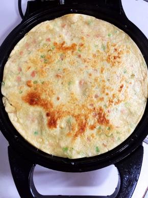 翻面后再煎制一分钟即可取出来了。