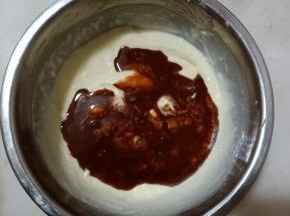 加入巧克力牛奶液。