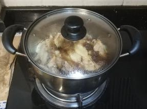 盖上盖子大火五分钟转中火五分钟即可