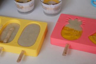 依次按照自己的喜好挤好