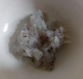 切小块后剁碎。