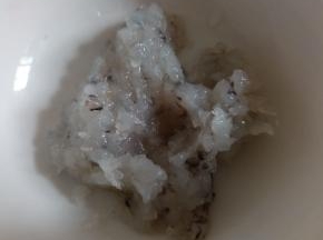 切小块后剁碎。