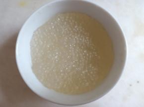 闷至西米没有白心，用凉开水冲淋，西米可以防粘，更Q 弹。