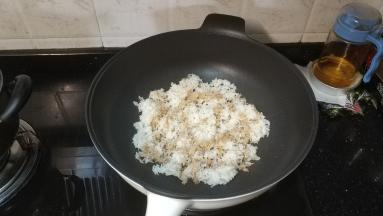 淋上适量酱油
