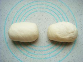 平均分成两份。