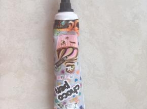 黑巧克力笔用热水泡软。