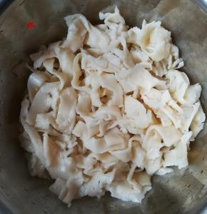 主料已陀的手擀面