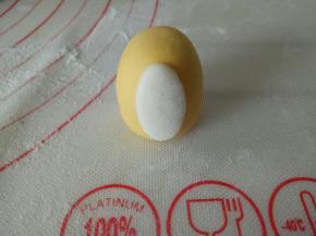 肚皮贴到身体上