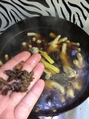 加入几颗八角。