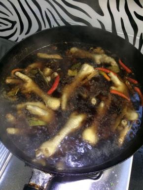 大火烧开，转中小火慢炖40分中。