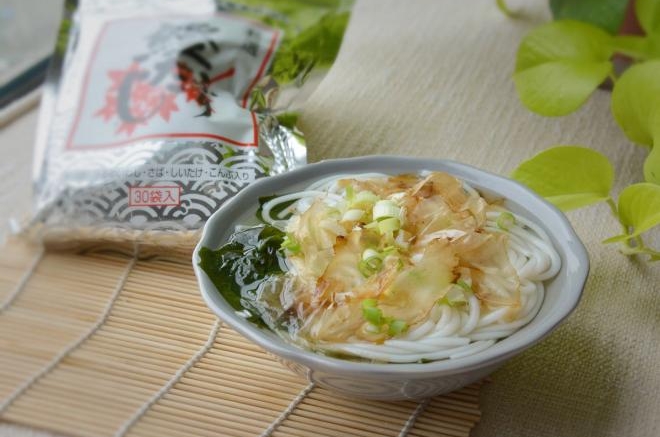 快手早餐：鲣鱼高汤米粉