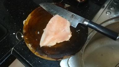 鸡胸肉洗干净