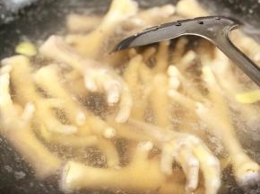 煮15分钟，捞起纯净水冲洗