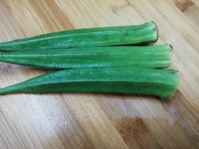 秋葵洗干净切掉头