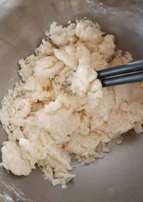 所有材料混合用筷子搅成棉絮状