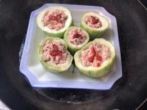 放入开水锅中蒸10分钟