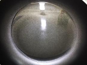 锅里加入稍微多点的植物油