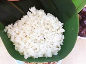 最上层再装入糯米