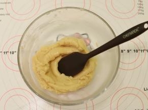 拌至无干粉
